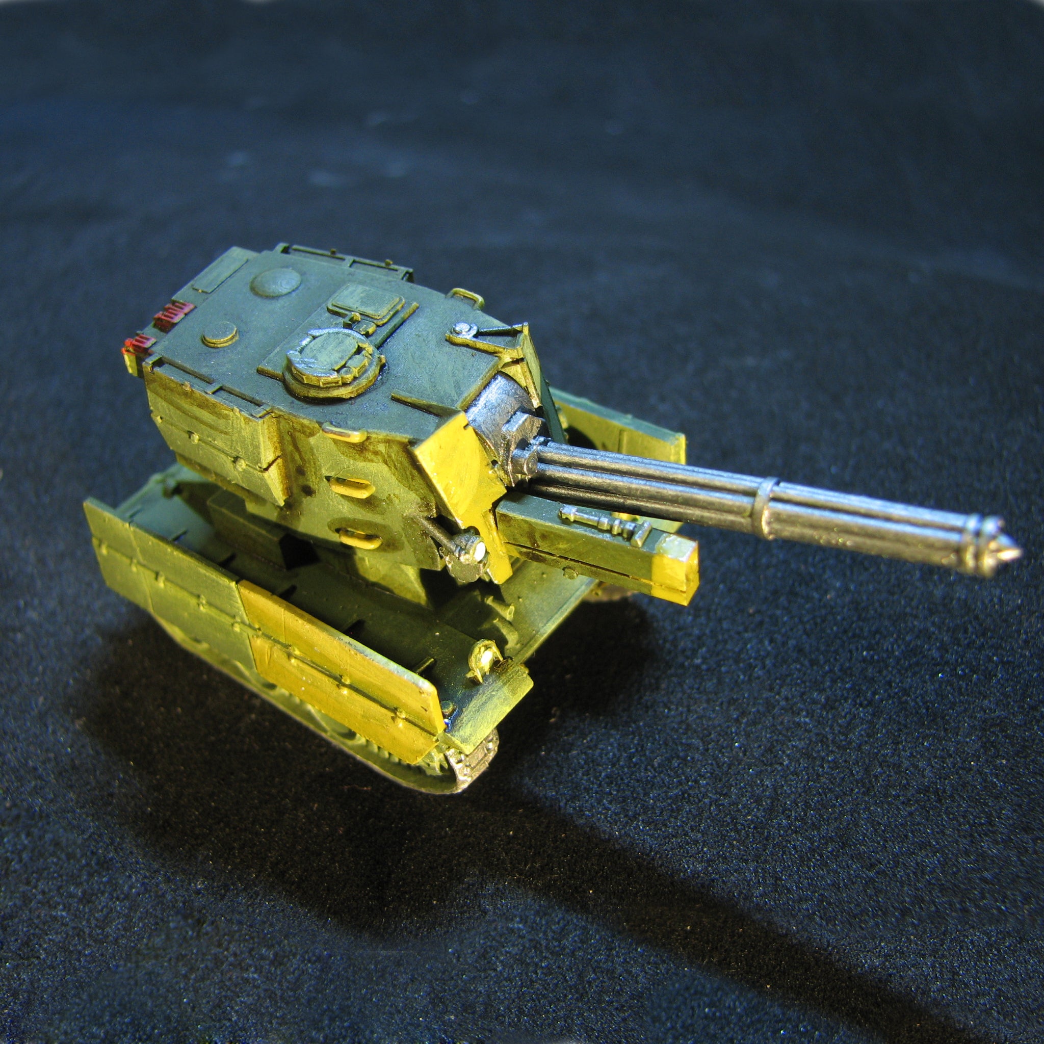 1/144 Scale Mini — Loyalist Canmore