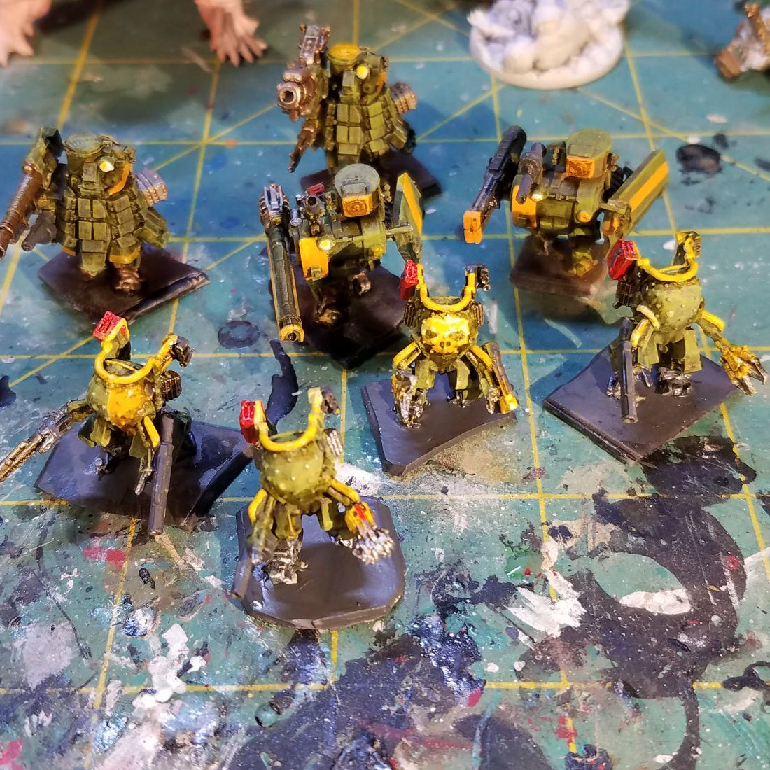 1/144 Scale Mini — Loyalist Powersuits